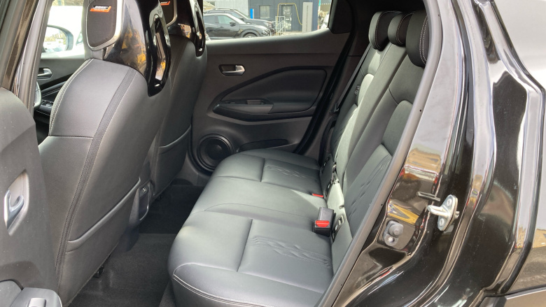 Nissan Juke 1.0 DiG-T 114 Tekna 5dr Petrol Hatchback